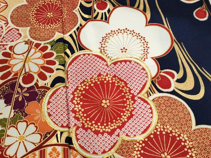 平和屋着物●豪華振袖　駒刺繍　吉祥梅文　金彩　正絹　逸品　CABC7044yc