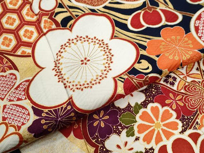 平和屋着物●豪華振袖　駒刺繍　吉祥梅文　金彩　正絹　逸品　CABC7044yc