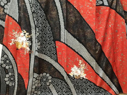 平和屋着物●豪華振袖　駒刺繍　絞り　花車文　黒地　金彩　正絹　逸品　CABC7066yc