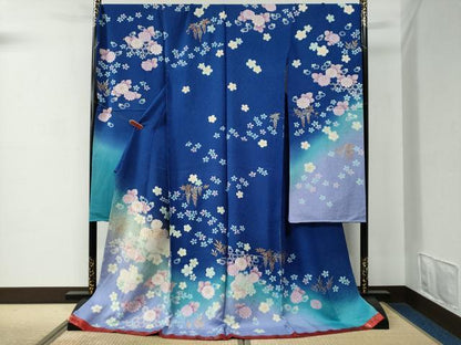 平和屋着物●豪華振袖　駒刺繍　網目舞花文　暈し染め　銀通し地　仮絵羽　逸品　未使用　CABC7132yc