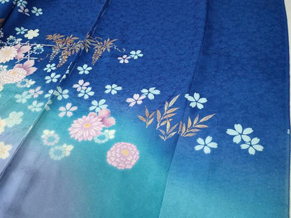 平和屋着物●豪華振袖　駒刺繍　網目舞花文　暈し染め　銀通し地　仮絵羽　逸品　未使用　CABC7132yc