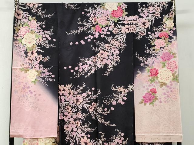 平和屋着物●森英恵・HANAE MORI　振袖　京友禅　駒刺繍　薔薇　ラメ糸　暈し染め　黒地　金彩　仮絵羽　逸品　未使用　CABC7139yc