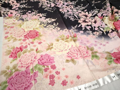 平和屋着物●森英恵・HANAE MORI　振袖　京友禅　駒刺繍　薔薇　ラメ糸　暈し染め　黒地　金彩　仮絵羽　逸品　未使用　CABC7139yc