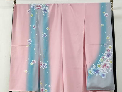 平和屋着物●豪華振袖　舞花文　暈し染め　金彩　仮絵羽　逸品　未使用　CABC7142yc