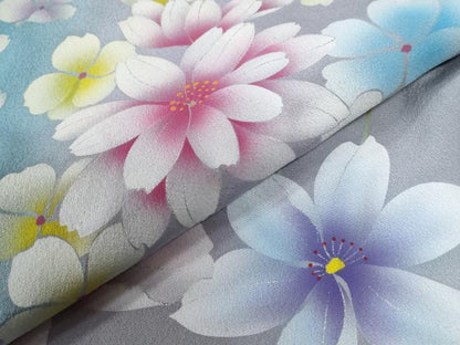 平和屋着物●豪華振袖　舞花文　暈し染め　金彩　仮絵羽　逸品　未使用　CABC7142yc