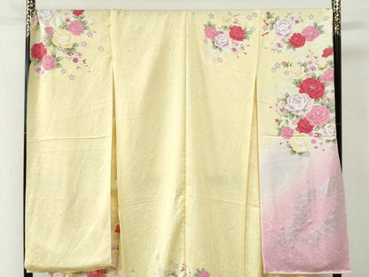 平和屋着物●豪華振袖　薔薇　蝶　暈し染め　金彩　仮絵羽　逸品　未使用　CABC7154yc