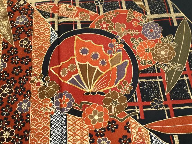 平和屋着物●豪華振袖　駒刺繍　花蝶丸文　暈し染め　黒地　金彩　正絹　逸品　CABC7175yc