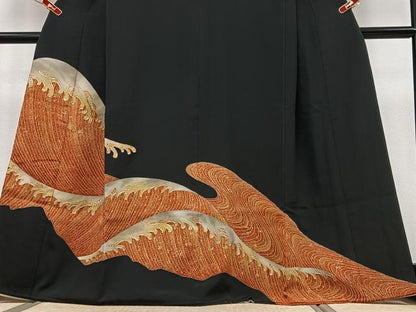 平和屋着物■豪華黒留袖　駒刺繍　立波文　金彩　正絹　逸品　CABC7446xe