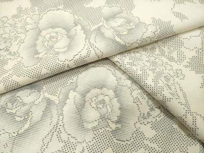 平和屋着物●本場大島紬 白大島 9マルキ 花唐草文 正絹 逸品 CABC8009gh