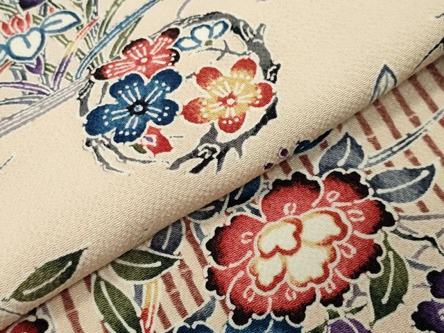 平和屋着物●上質な小紋 型染め 花蝶文 鬼しぼ縮緬 正絹 逸品 未使用 CABC8110gh
