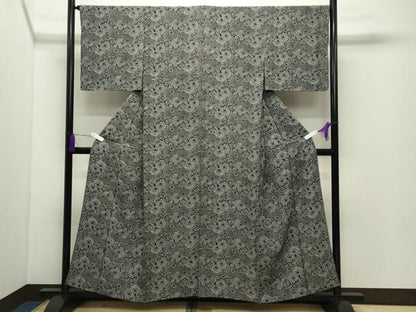 平和屋着物●上質な小紋　型染め　菊唐草文　黒地　胴抜き仕立て　正絹　逸品　CABC8206gh