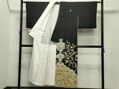 平和屋着物●セミアンティーク　黒留袖　駒刺繍　鳳凰更紗花唐草文　金糸　正絹　逸品　CABC8219hgh