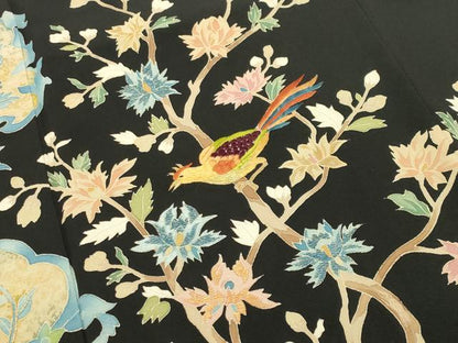 平和屋着物●セミアンティーク　黒留袖　駒刺繍　鳳凰更紗花唐草文　金糸　正絹　逸品　CABC8219hgh