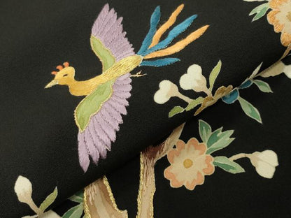 平和屋着物●セミアンティーク　黒留袖　駒刺繍　鳳凰更紗花唐草文　金糸　正絹　逸品　CABC8219hgh