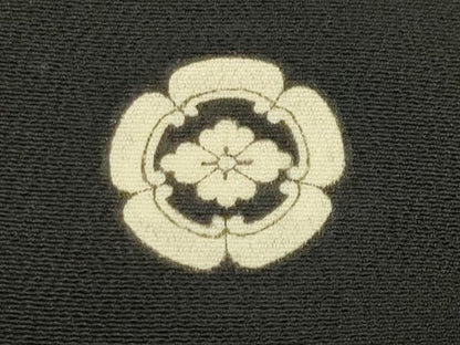 平和屋着物●セミアンティーク　黒留袖　駒刺繍　鳳凰更紗花唐草文　金糸　正絹　逸品　CABC8219hgh
