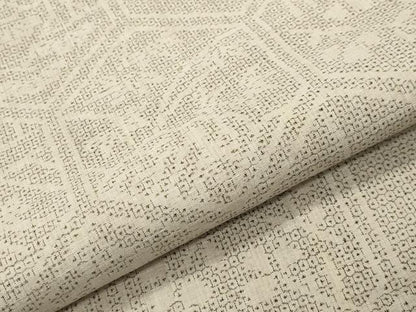平和屋着物●本場結城紬　重要無形文化財　100亀甲　亀甲花文　正絹　逸品　CABC8240gh