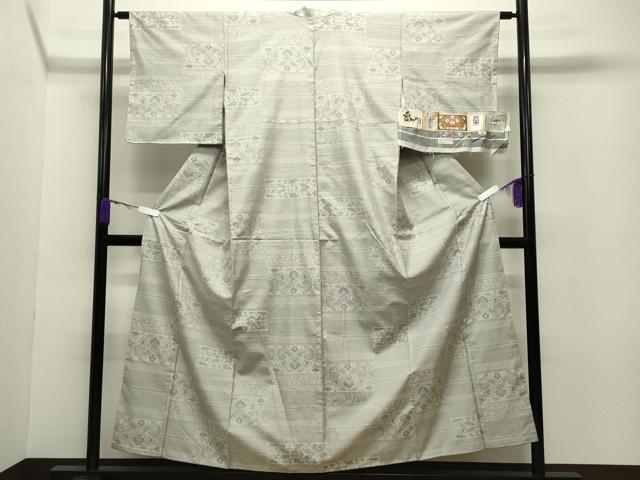 平和屋着物●本場大島紬　白大島　9マルキ　向かい鳥花文　丸宮織物謹製　証紙付き　正絹　逸品　未使用　CABC8300gh