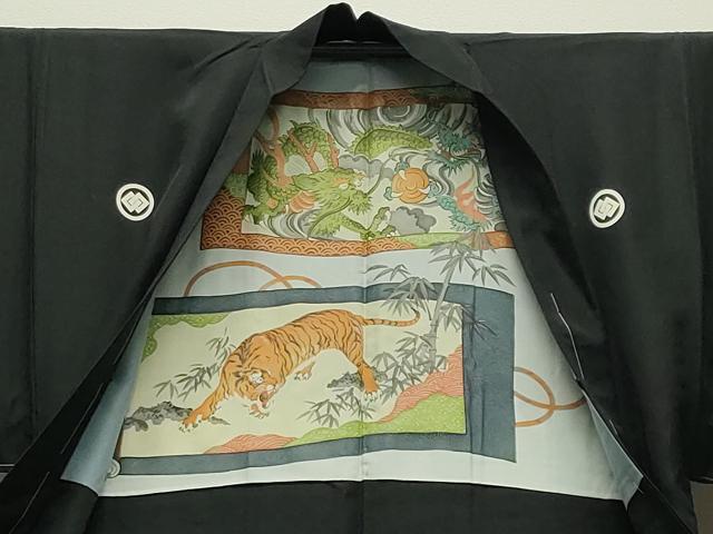 平和屋着物●男性　黒紋付　羽織セット　羽裏：龍　虎　正絹　逸品　未使用　CABC8301gh