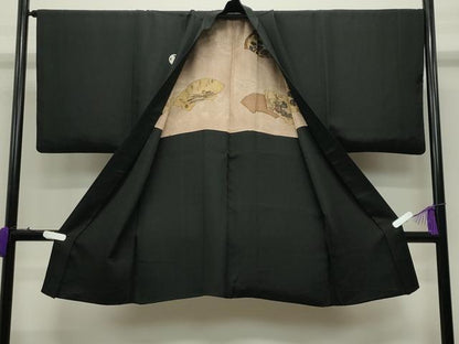 平和屋着物●男性　黒紋付　羽織セット　羽裏：地紙人物風景文　正絹　逸品　CABC8302gh