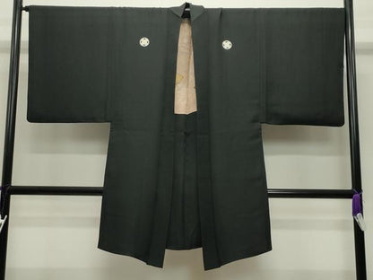平和屋着物●男性　黒紋付　羽織セット　羽裏：地紙人物風景文　正絹　逸品　CABC8302gh