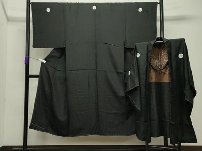 平和屋着物●男性　黒紋付　羽織セット　羽裏：鷹　正絹　逸品　未使用　CABC8304gh