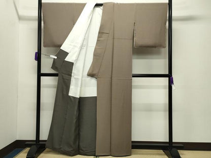 平和屋着物●染色作家　藤井霞岳　色無地　生壁色　正絹　逸品　未使用　CABC8328gh