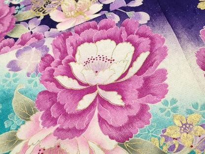 平和屋着物●豪華振袖　駒刺繍　舞蝶花文　暈し染め　金彩　銀通し地　正絹　逸品　CABC8373gh