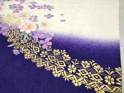 平和屋着物●豪華振袖　駒刺繍　舞蝶花文　暈し染め　金彩　銀通し地　正絹　逸品　CABC8373gh
