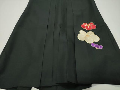 平和屋着物●女性　行灯袴　総刺繍　椿　黒地　金糸　洗える着物　CABC8400gh