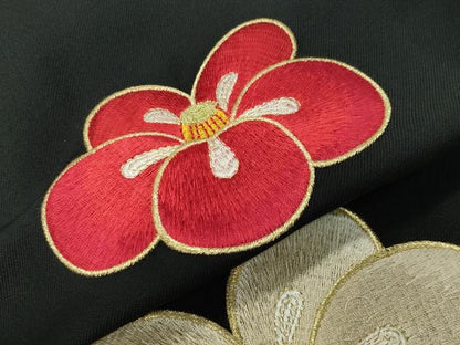 平和屋着物●女性　行灯袴　総刺繍　椿　黒地　金糸　洗える着物　CABC8400gh