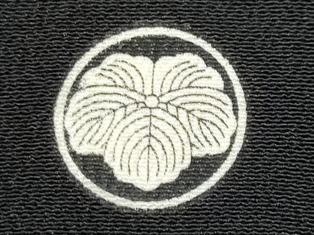 平和屋着物■日本工芸会正会員 福島てる子 黒留袖 刺繍 孔雀花文 暈し染め 金銀彩 正絹 逸品 CABC9068fb
