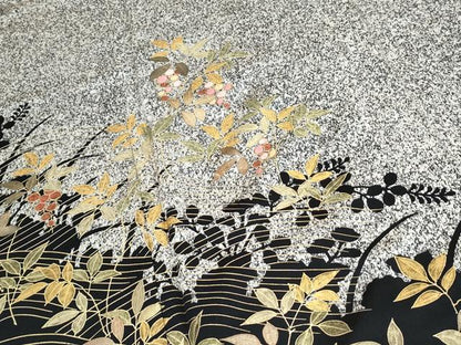 平和屋着物●訪問着　刺繍　草花文　草花シルエット　たたき染め　黒地　金彩　正絹　逸品　CABC9474th