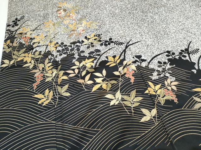 平和屋着物●訪問着　刺繍　草花文　草花シルエット　たたき染め　黒地　金彩　正絹　逸品　CABC9474th