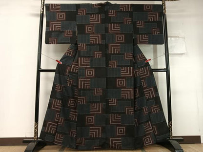 平和屋着物●本場大島紬　7マルキ　幾何学文様　正絹　逸品　CABC9670vp