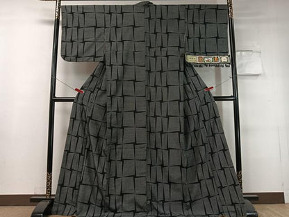 平和屋着物●本塩沢 中田屋織物謹製 蚊絣 吉祥文様 黒地 ロング丈 証紙付き 正絹 逸品 CABC9691vp