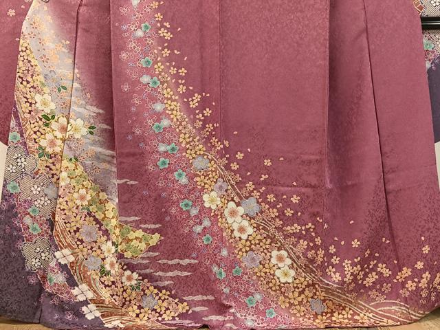 平和屋着物●豪華振袖 駒刺繍 霞熨斗花文 暈し染め 金通し地 正絹 逸品 CABC9708vp