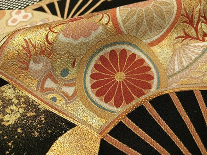 平和屋着物●豪華黒留袖　駒刺繍　扇面吉祥花蝶文　金彩　ロング丈　正絹　逸品　CABC9748vp