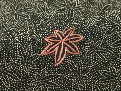 平和屋着物●上質な小紋　刺繍　楓尽くし　黒地　正絹　逸品　未使用　CABC9751vp