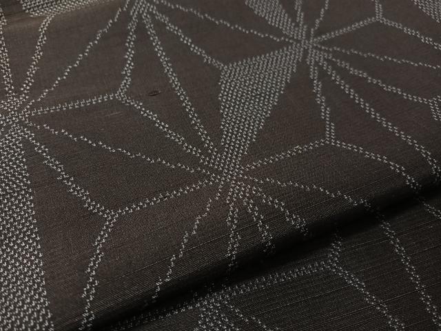 平和屋着物●塩沢紬 麻の葉文様 黒地 正絹 逸品 CABC9753vp