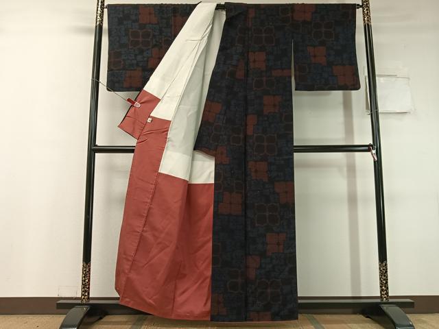 平和屋着物●結城紬　80亀甲　吉祥花文　黒地　やまと誂製　正絹　逸品　CABC9769vp
