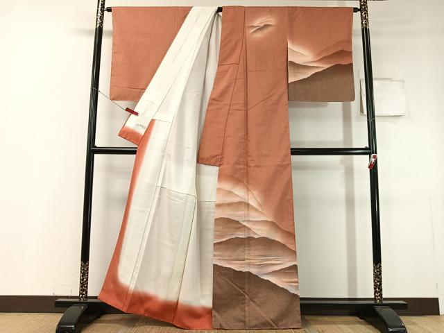 平和屋着物●訪問着　作家物　紬地　ろうけつ染め　遠山霞文　金彩　やまと誂製　正絹　逸品　未使用　CABC9786vp