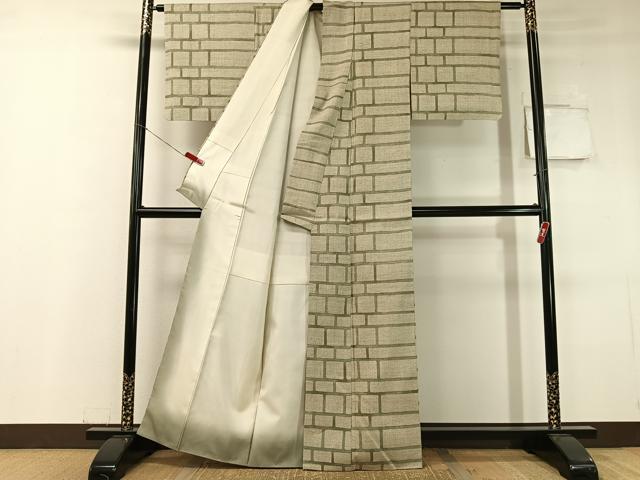 平和屋着物●本場結城紬　重要無形文化財　80亀甲　横段文　正絹　逸品　CABC9791vp