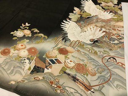 平和屋着物●アンティーク　大正ロマン　黒留袖　刺繍　立波飛鶴吉祥花文　暈し染め　金彩　正絹　逸品　CABC9807vp
