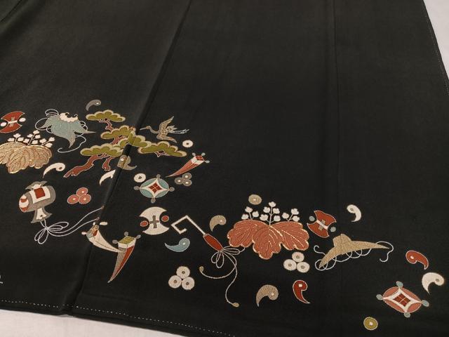 平和屋着物●豪華黒留袖　駒刺繍　宝尽くし飛鶴桐松文　金彩　正絹　逸品　CABC9839vp