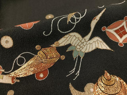 平和屋着物●豪華黒留袖　駒刺繍　宝尽くし飛鶴桐松文　金彩　正絹　逸品　CABC9839vp
