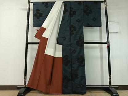 平和屋着物●本場大島紬　7マルキ　舞花文　正絹　逸品　CABC9905vp
