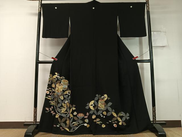 平和屋着物●豪華黒留袖　駒刺繍　貝桶七宝松竹梅　金彩　正絹　逸品　CABC9906vp