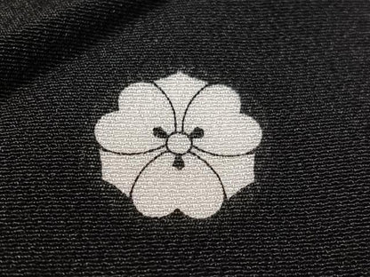 平和屋着物●豪華黒留袖　駒刺繍　貝桶七宝松竹梅　金彩　正絹　逸品　CABC9906vp