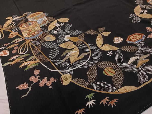 平和屋着物●豪華黒留袖　駒刺繍　貝桶七宝松竹梅　金彩　正絹　逸品　CABC9906vp