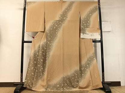 平和屋着物●訪問着　作家物　駒刺繍　舞花文　暈し染め　金彩　鬼しぼ縮緬　反端付き　正絹　逸品　CABC9918vp